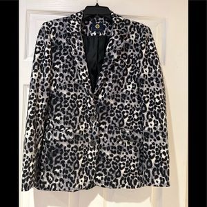 Leopard print blazer with flap pockets, breast pocket and sleeve placket detail